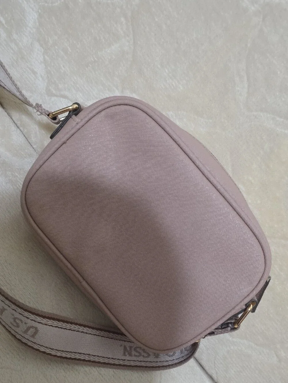 U.S. Polo Assn. compact cosmetic
